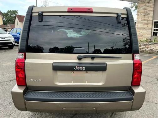 2006 Jeep Commander Base