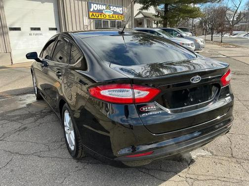 2014 Ford Fusion SE
