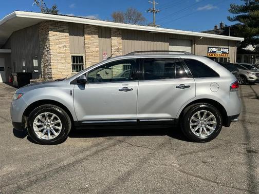 2011 Lincoln MKX Base