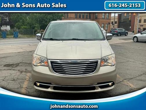 2014 Chrysler Town & Country Touring-L