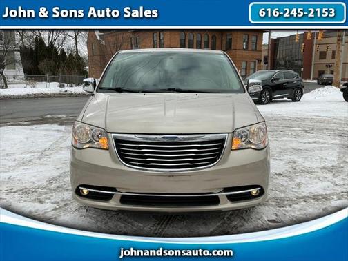 2014 Chrysler Town & Country Touring-L