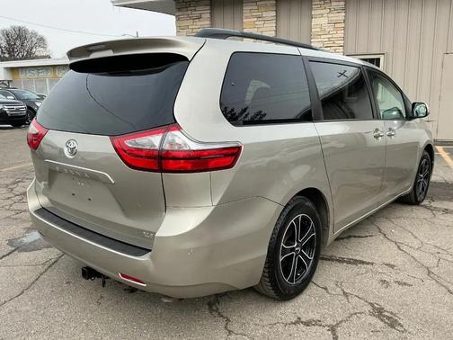 2015 Toyota Sienna XLE