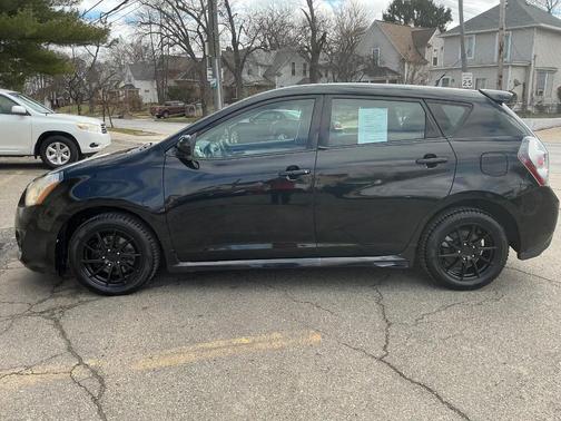 Jet Black Metallic 2009 Pontiac Vibe GT