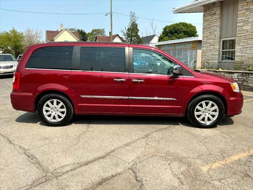 2012 Chrysler Town & Country Touring-L
