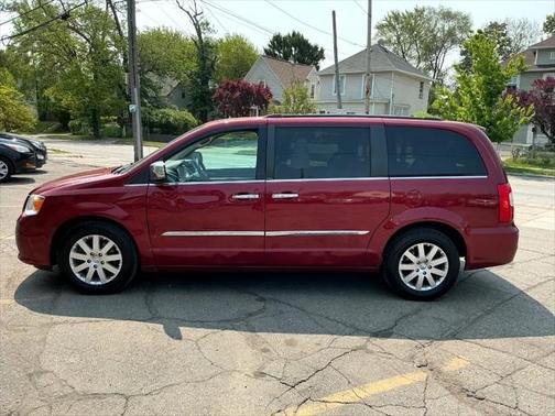 2012 Chrysler Town & Country Touring-L