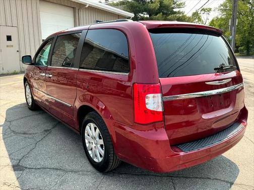 2012 Chrysler Town & Country Touring-L