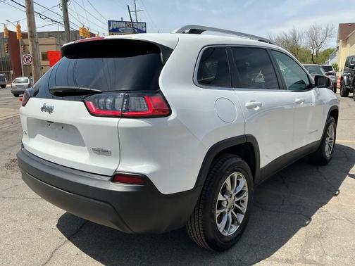 Bright White Clearcoat 2019 Jeep Cherokee Latitude Plus