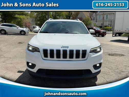 Bright White Clearcoat 2019 Jeep Cherokee Latitude Plus