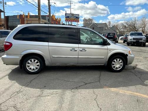 2006 Chrysler Town & Country Touring