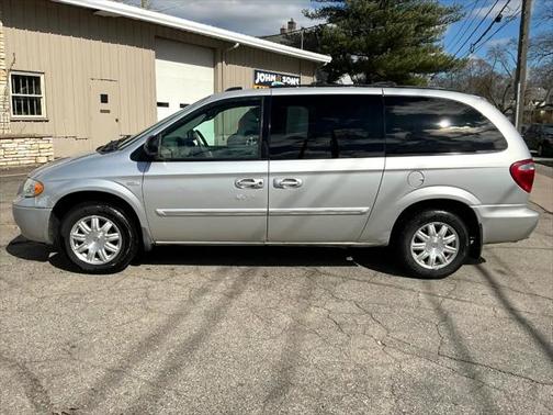 2006 Chrysler Town & Country Touring