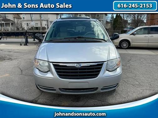2006 Chrysler Town & Country Touring