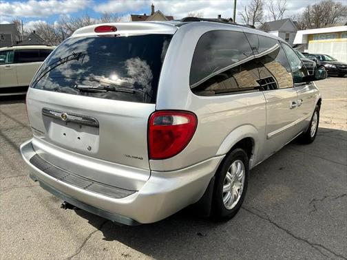 2006 Chrysler Town & Country Touring