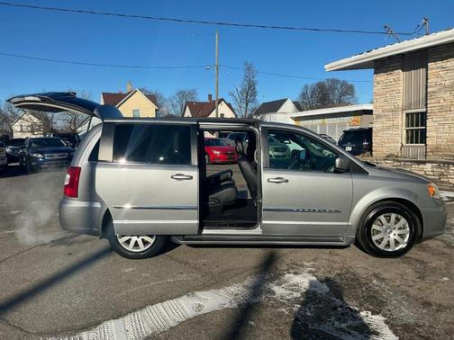 2014 Chrysler Town & Country Touring