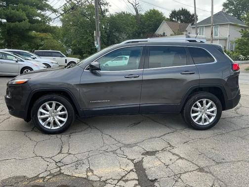 Brilliant Black Crystal Pearlcoat 2014 Jeep Cherokee Limited