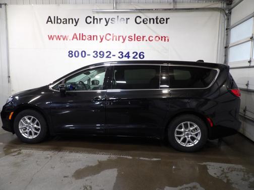 2023 Chrysler Pacifica Touring-L