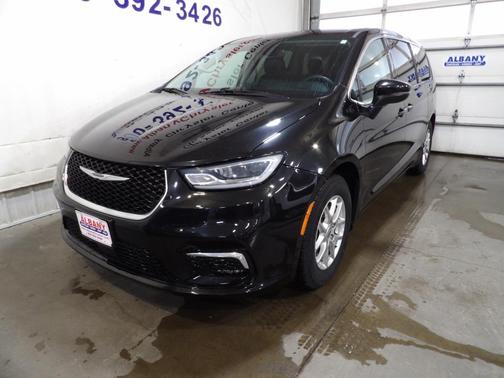 2023 Chrysler Pacifica Touring-L
