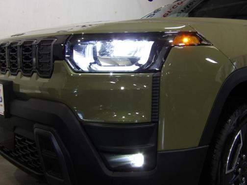 41 2026 Jeep Cherokee LAREDO/LIMITED