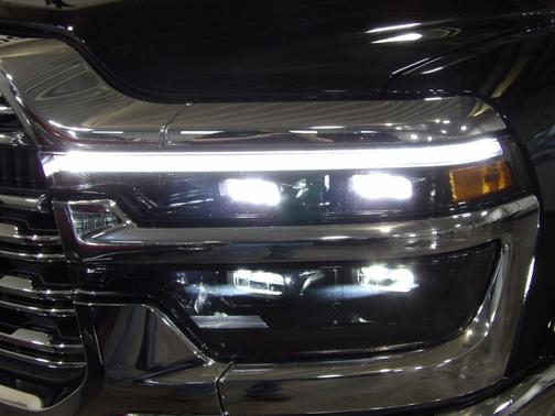 Diamond Black 2027 RAM 2500 Longhorn