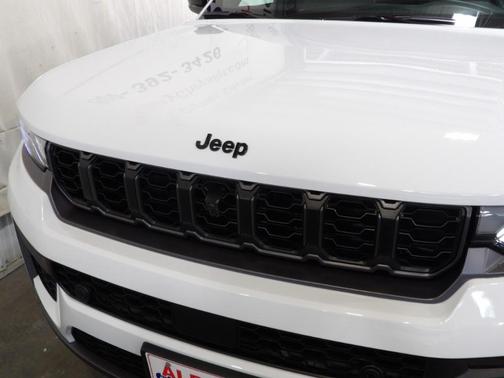 Bright White Clearcoat 2026 Jeep Grand Cherokee L Limited