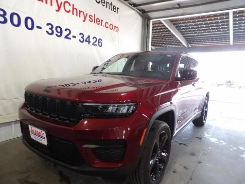 2023 Jeep Grand Cherokee Laredo