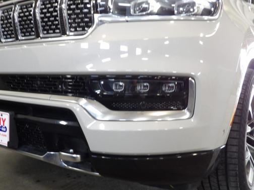 White 2022 Jeep Grand Wagoneer Series III