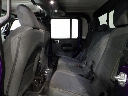 2026 Jeep Gladiator Sport