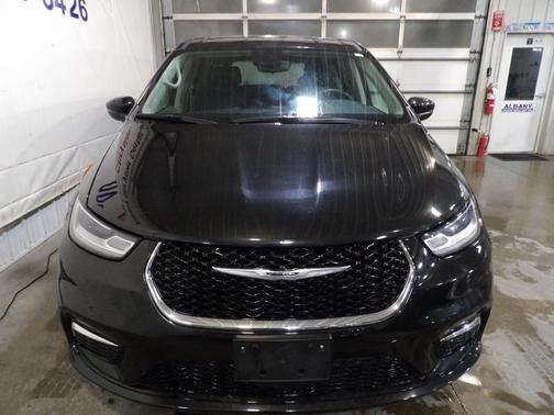2023 Chrysler Pacifica Touring-L
