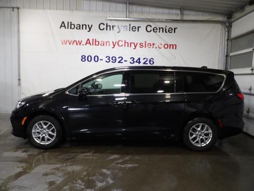 2023 Chrysler Pacifica Touring-L