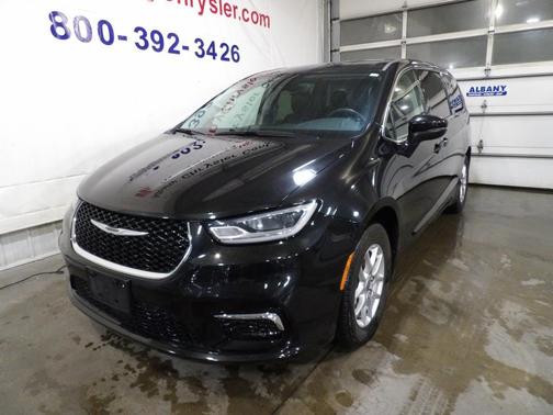 2023 Chrysler Pacifica Touring-L