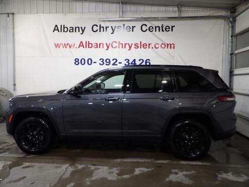 2024 Jeep Grand Cherokee Laredo