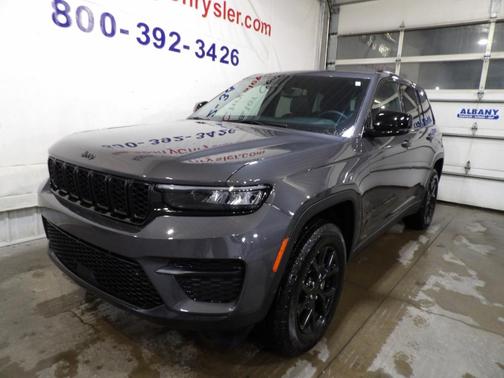 2024 Jeep Grand Cherokee Laredo