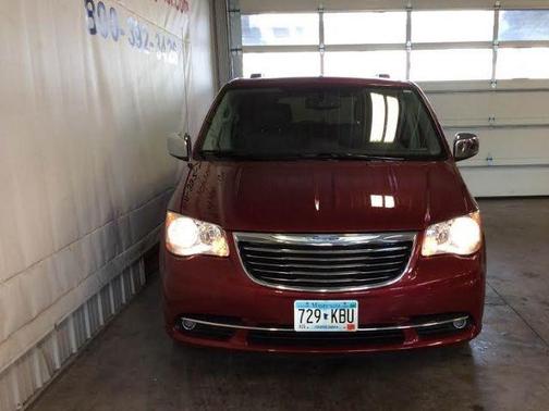 Photo 3 of 11 of 2013 Chrysler Town & Country Touring-L