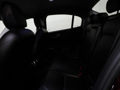 2017 Alfa Romeo Giulia Ti