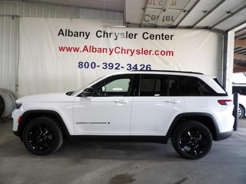 2023 Jeep Grand Cherokee Altitude