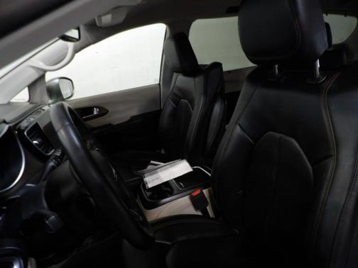 2018 Chrysler Pacifica Touring-L Plus