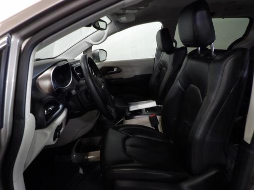 2018 Chrysler Pacifica Touring-L Plus