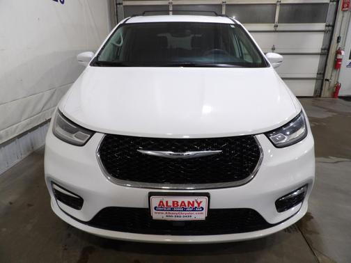 2022 Chrysler Pacifica Touring-L