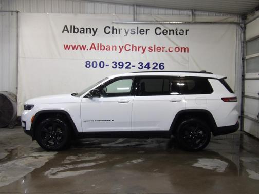2023 Jeep Grand Cherokee L Laredo