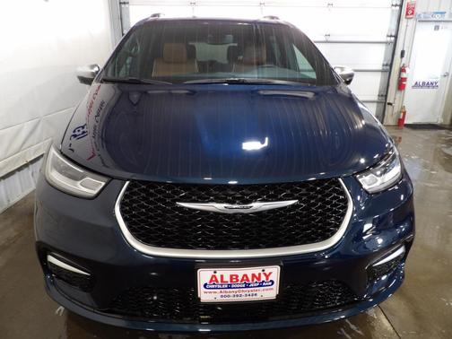 2025 Chrysler Pacifica Pinnacle