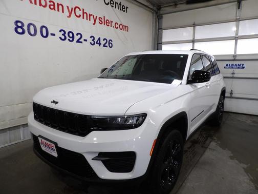 2023 Jeep Grand Cherokee Laredo