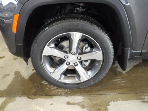 Metallic 2026 Jeep Grand Cherokee Limited