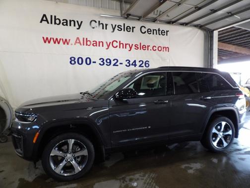 Metallic 2026 Jeep Grand Cherokee Limited