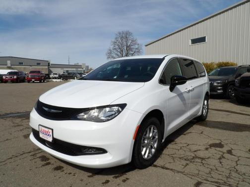 2026 Chrysler Voyager LX
