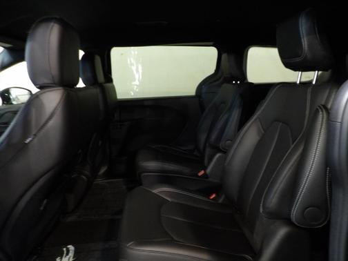 2025 Chrysler Pacifica Hybrid Select
