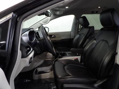 Black 2023 Chrysler Pacifica Touring-L