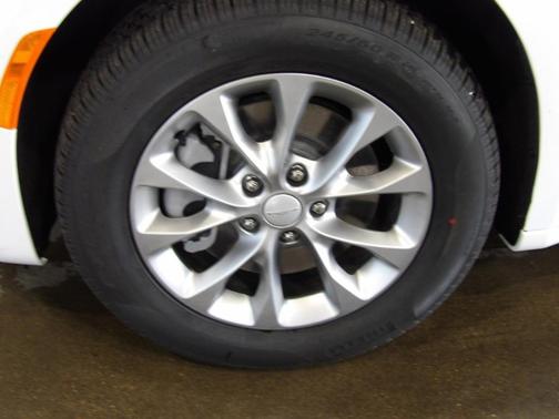 Bright White Clearcoat 2027 Chrysler Pacifica SELECT