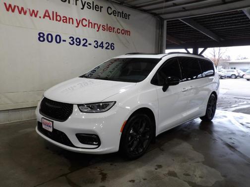 2024 Chrysler Pacifica Touring-L