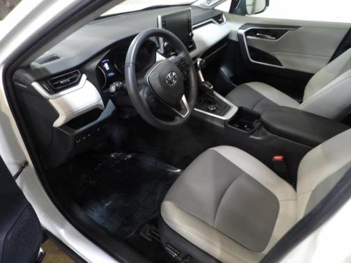 2022 Toyota RAV4 Hybrid XLE Premium