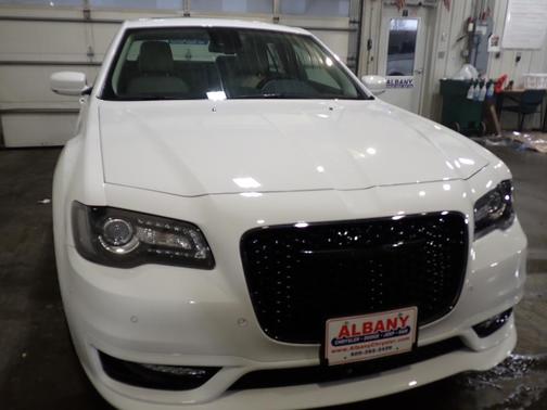 2023 Chrysler 300 Touring L