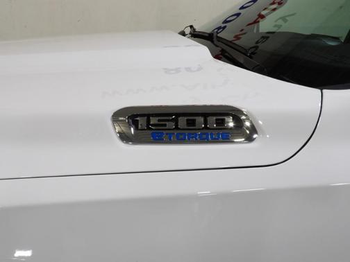 Bright White Clearcoat 2026 RAM 1500 Laramie